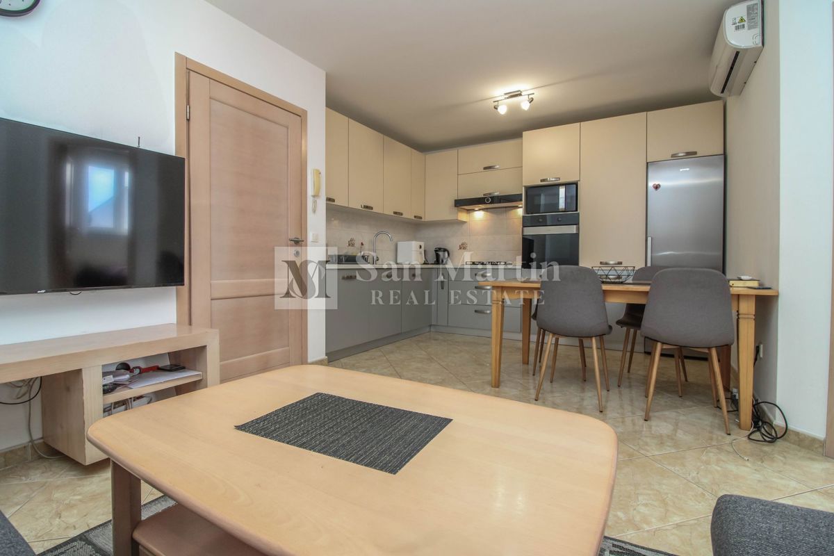 POREČ, 2 sobno stanovanje - super cena