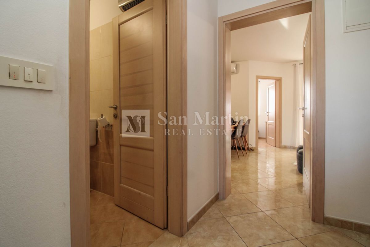 POREČ, 2 sobno stanovanje - super cena