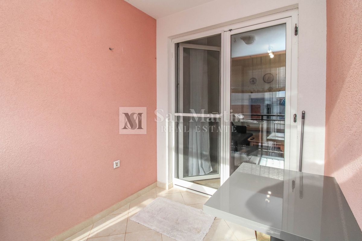 POREČ, 2 sobno stanovanje - super cena