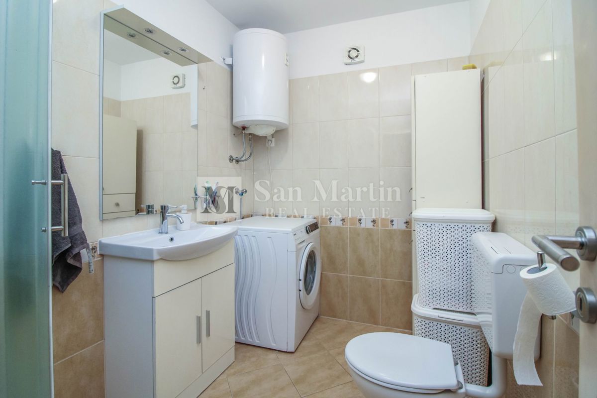 POREČ, 2 sobno stanovanje - super cena