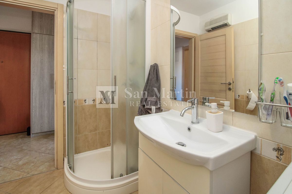 POREČ, 2 sobno stanovanje - super cena