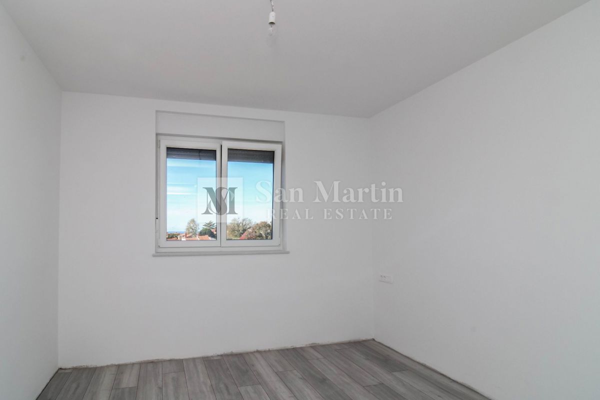 POREČ - Novo dvosobno stanovanje v bližini morja