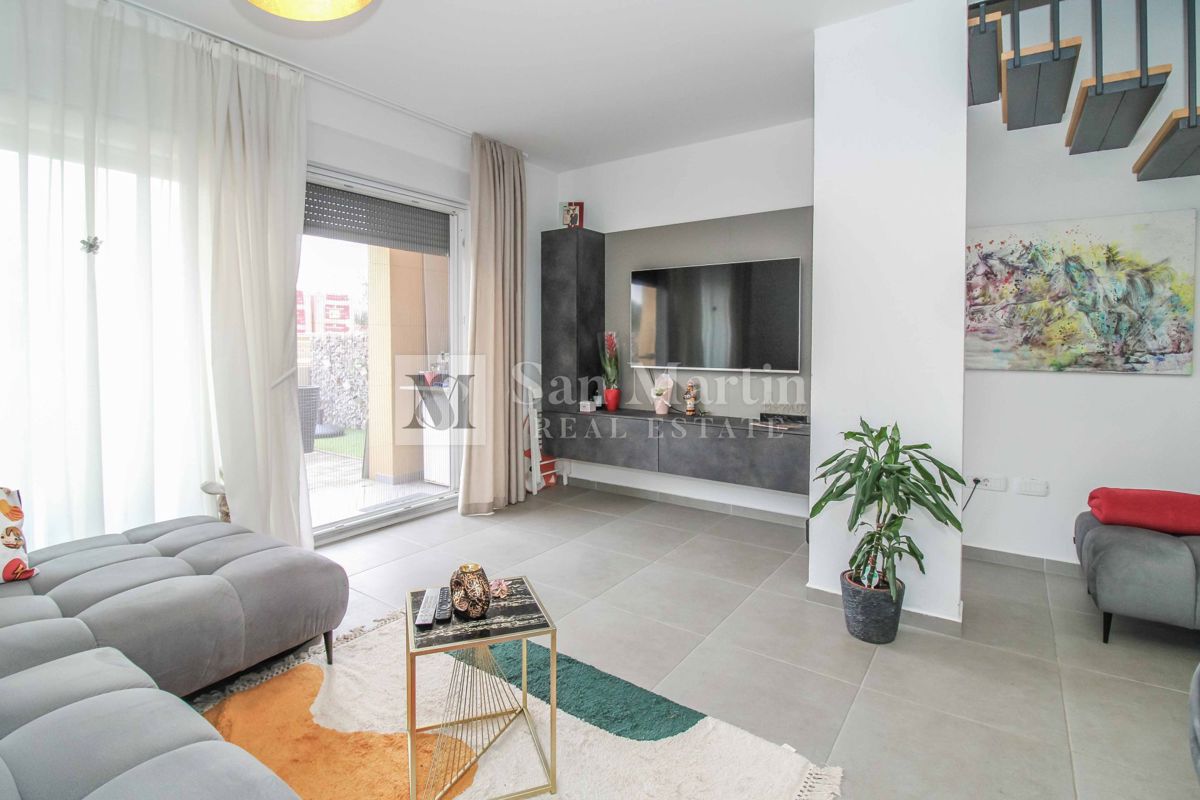 NOVIGRAD, OPREMLJENA NOVA HIŠA V VRSTI