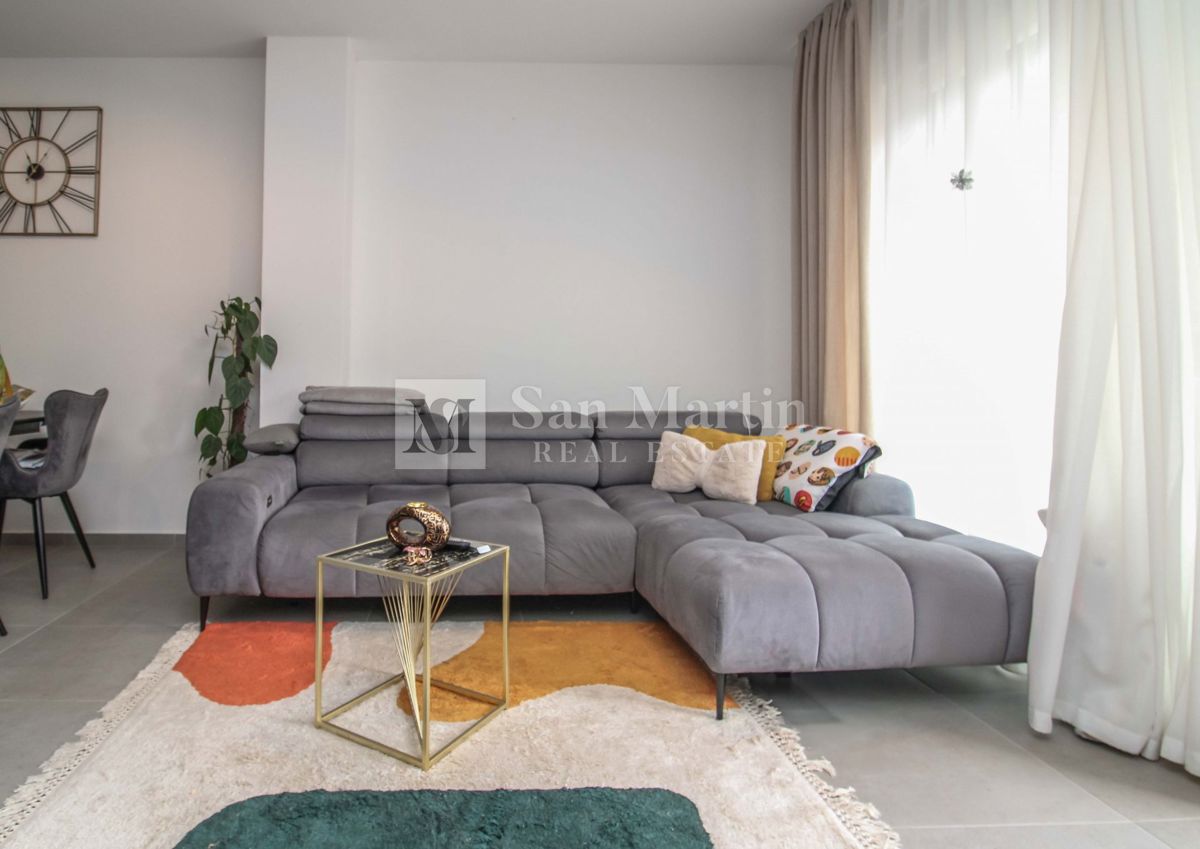 NOVIGRAD, OPREMLJENA NOVA HIŠA V VRSTI