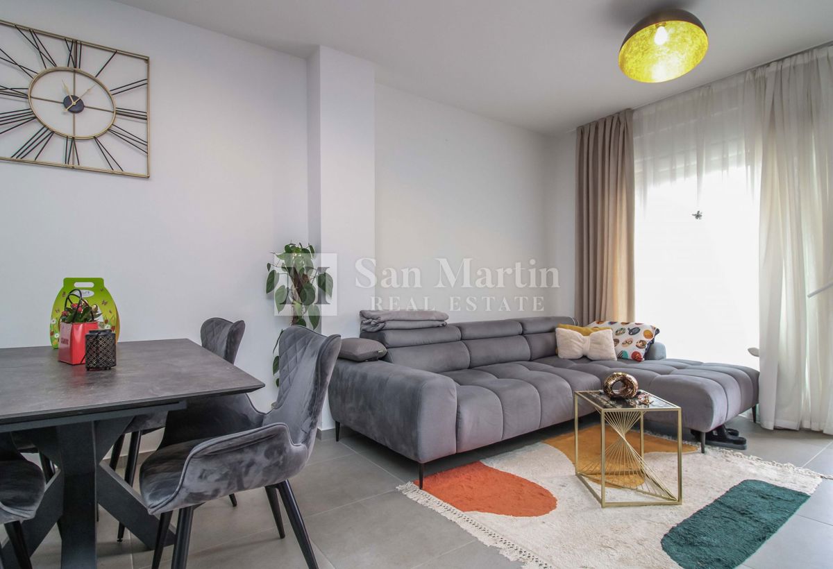 NOVIGRAD, OPREMLJENA NOVA HIŠA V VRSTI