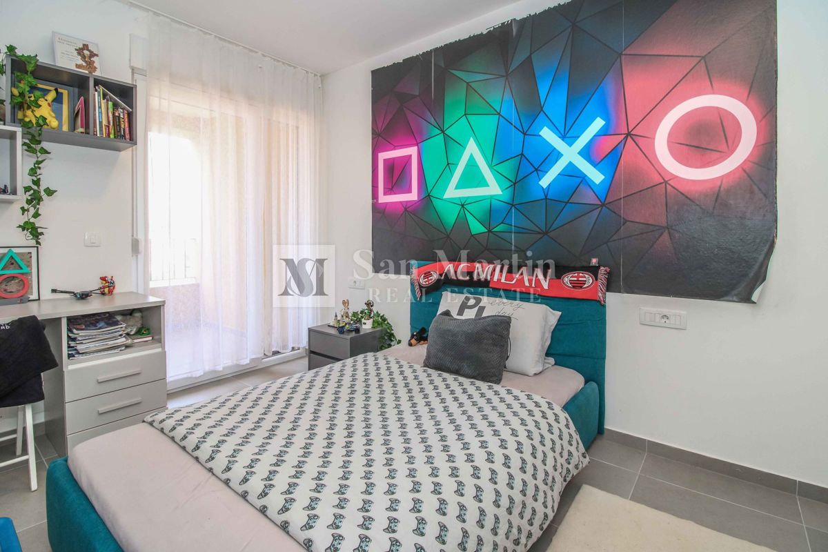 NOVIGRAD, OPREMLJENA NOVA HIŠA V VRSTI