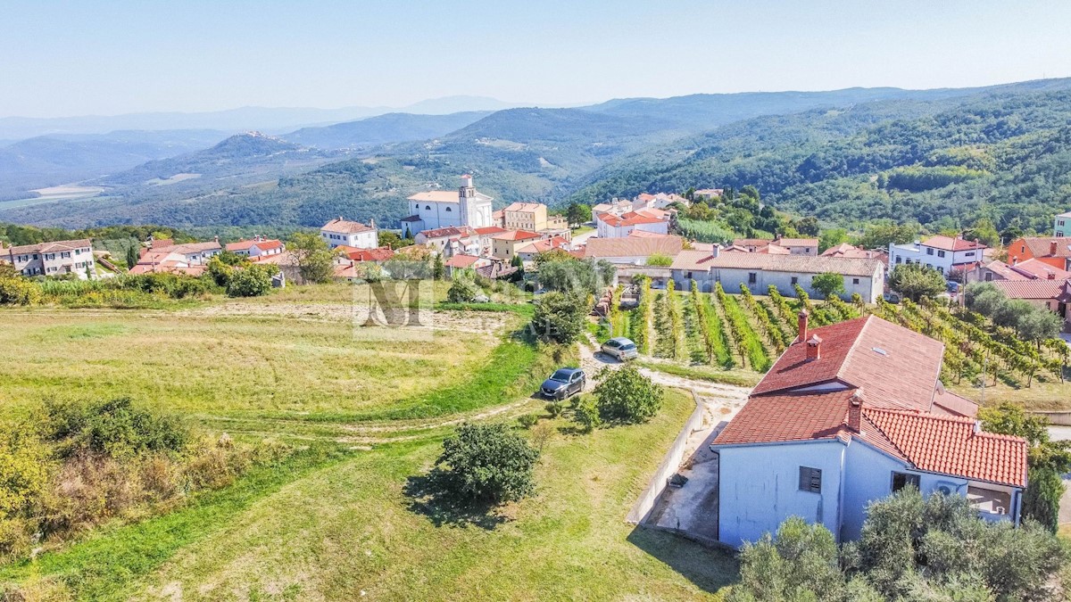 Poreč, okolica - hiša s 5 apartmaji, lep odprt razgled