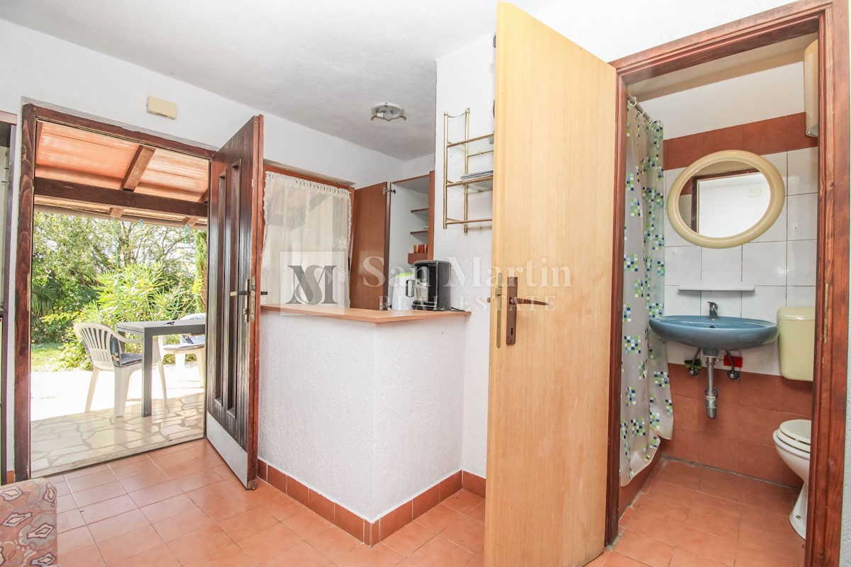 Poreč, okolica - hiša s 5 apartmaji, lep odprt razgled