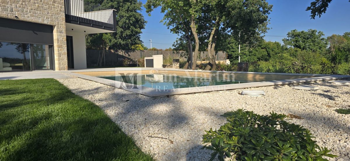 Poreč, okolica, Moderna vila z bazenom v izgradnji