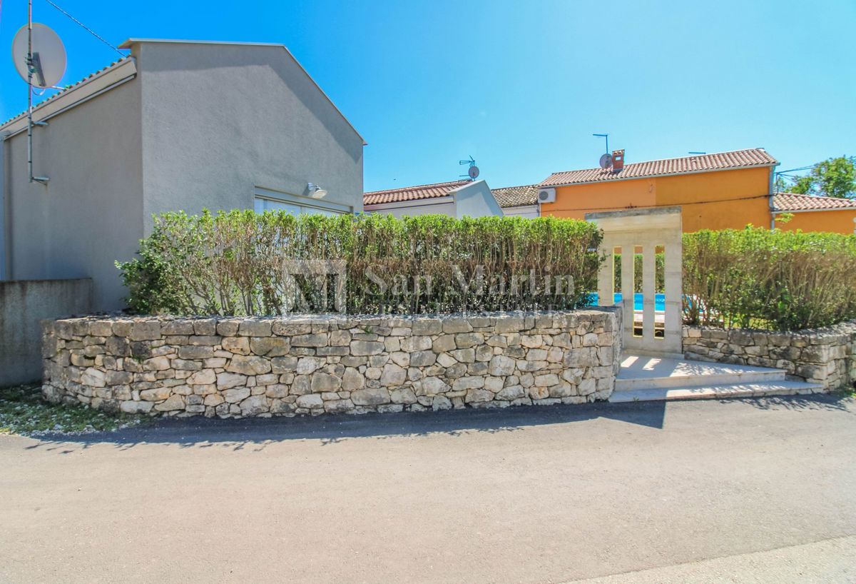 Poreč, okolica - moderna vila na mirni lokaciji