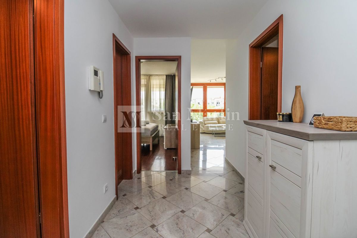 Rovinj, odlično stanovanje v centru z garažo