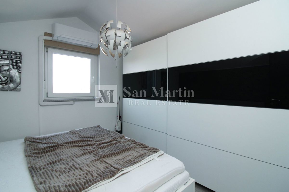 POREČ, 2-sobno stanovanje v bližini morja