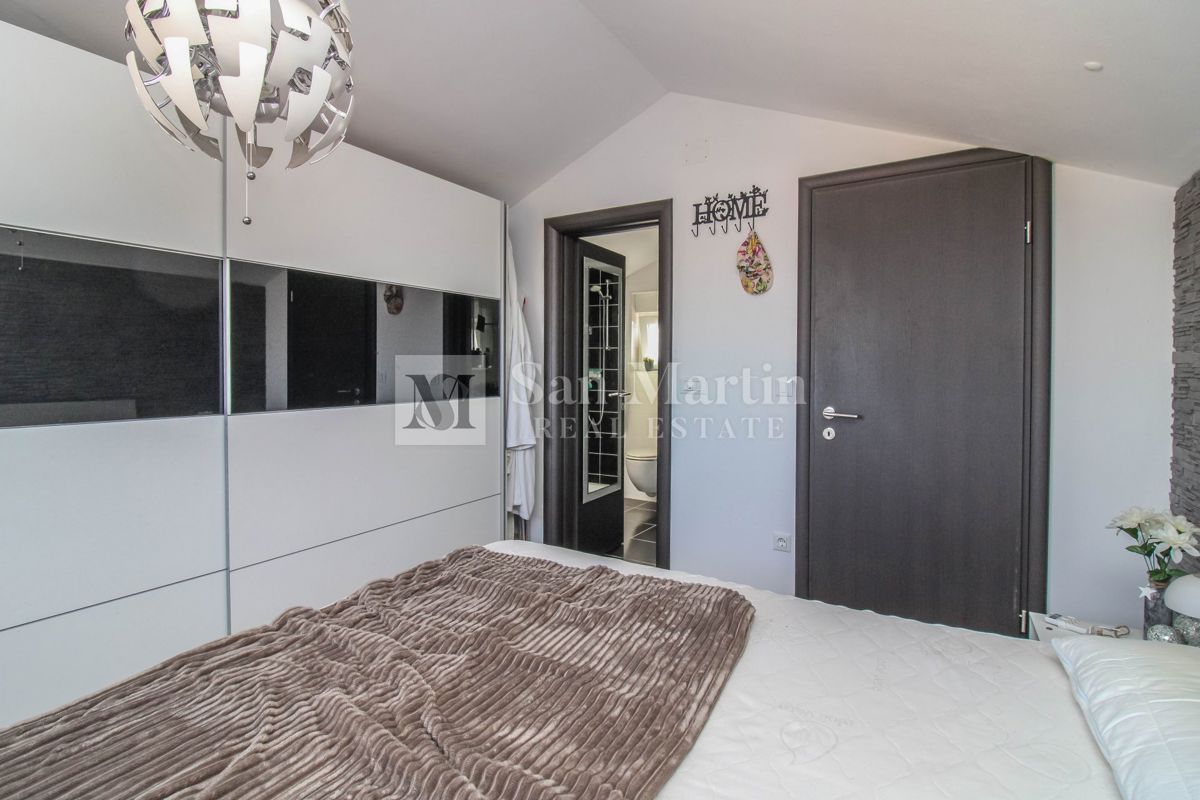 POREČ, 2-sobno stanovanje v bližini morja