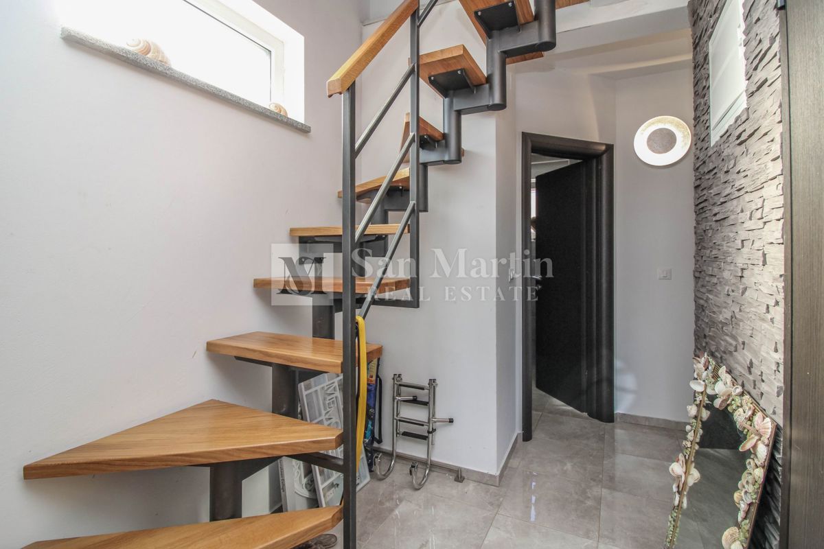 POREČ, 2-sobno stanovanje v bližini morja