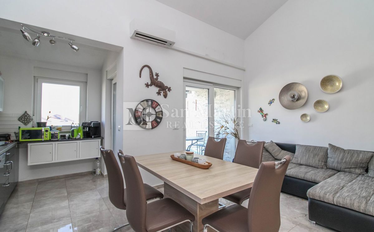 POREČ, 2-sobno stanovanje v bližini morja