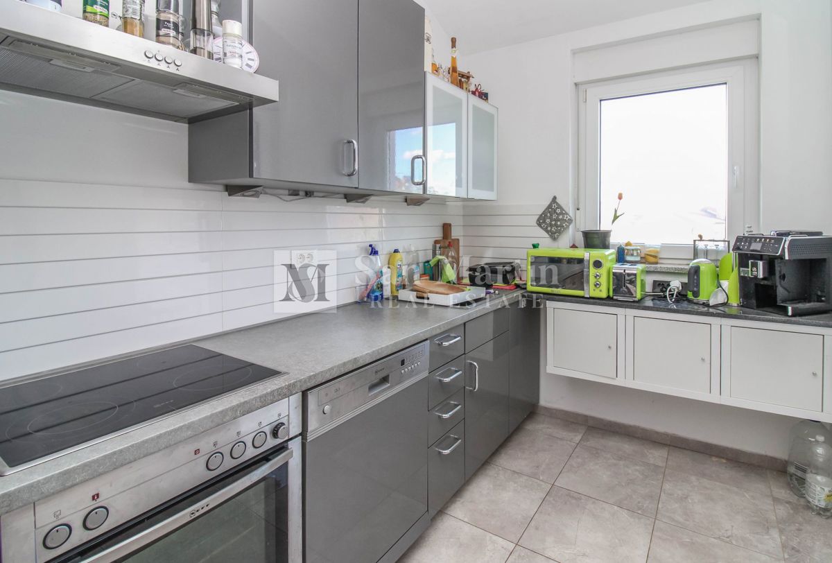 POREČ, 2-sobno stanovanje v bližini morja