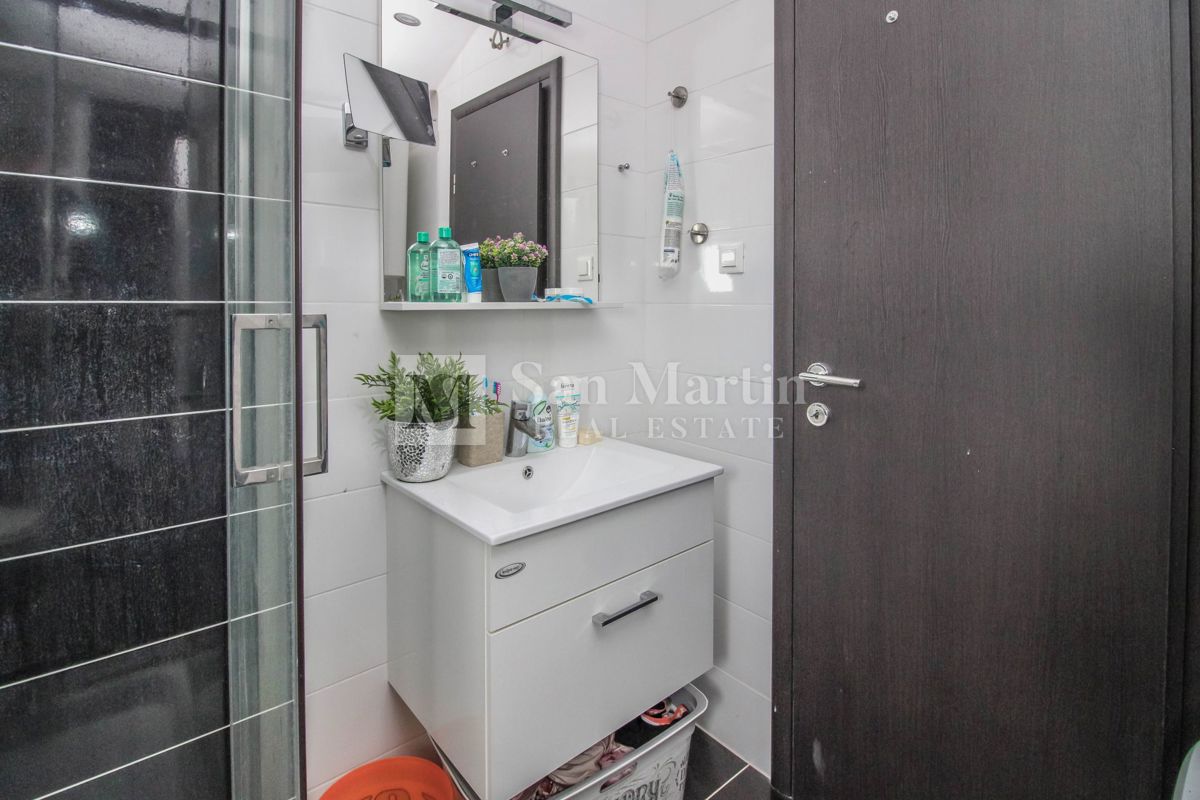 POREČ, 2-sobno stanovanje v bližini morja