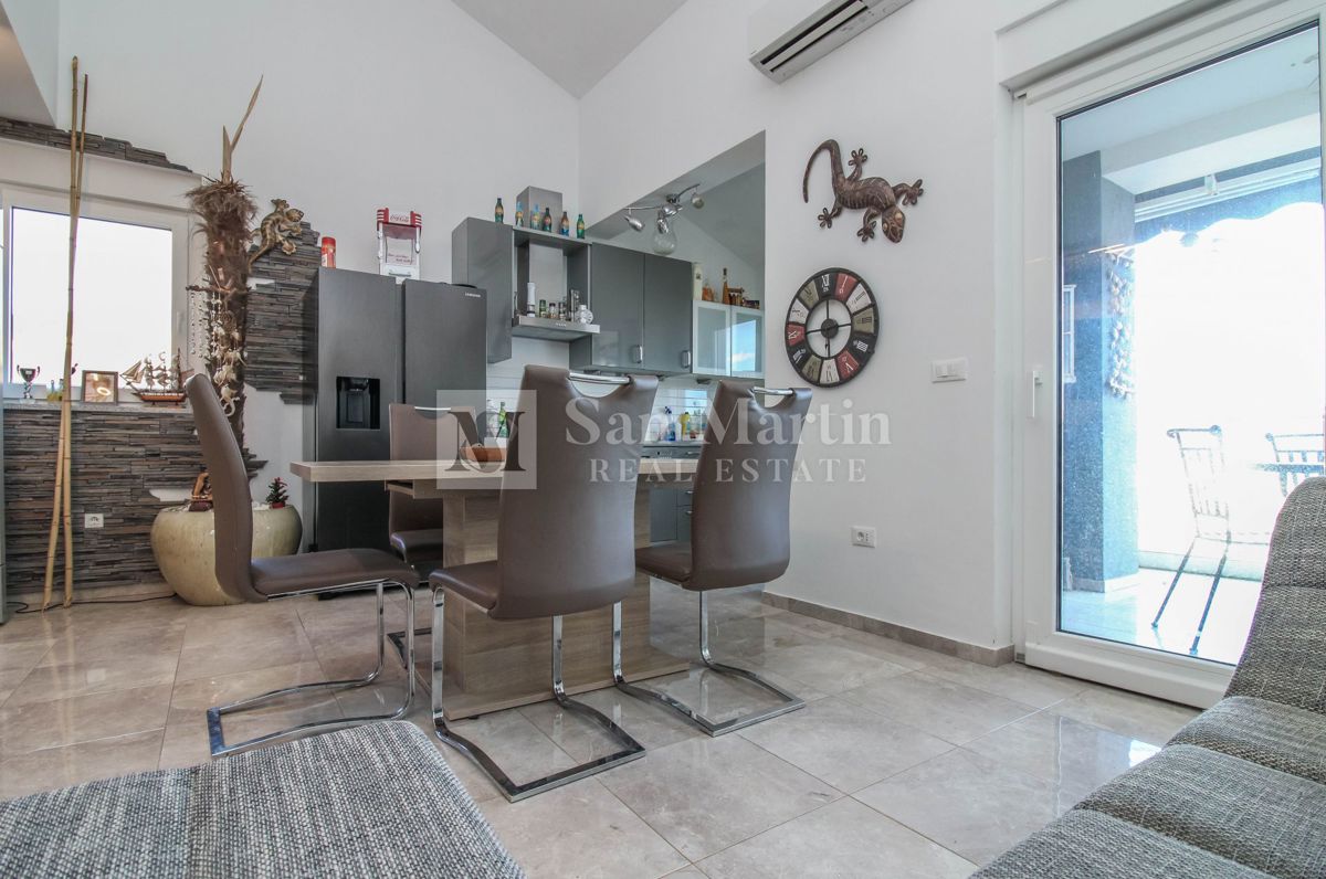 POREČ, 2-sobno stanovanje v bližini morja