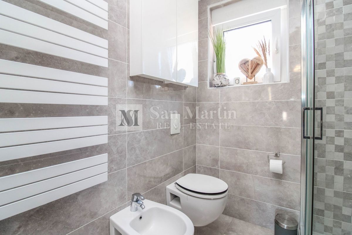 POREČ, 2-sobno stanovanje v bližini morja