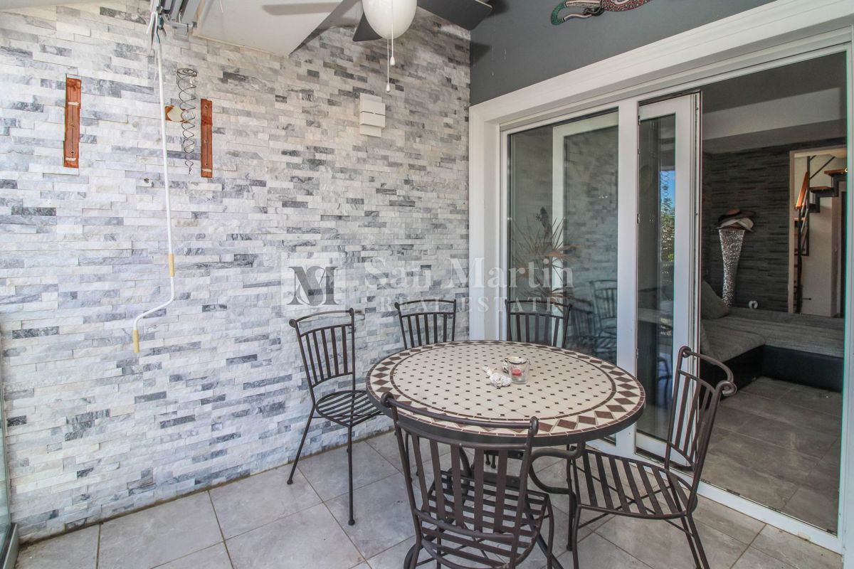 POREČ, 2-sobno stanovanje v bližini morja