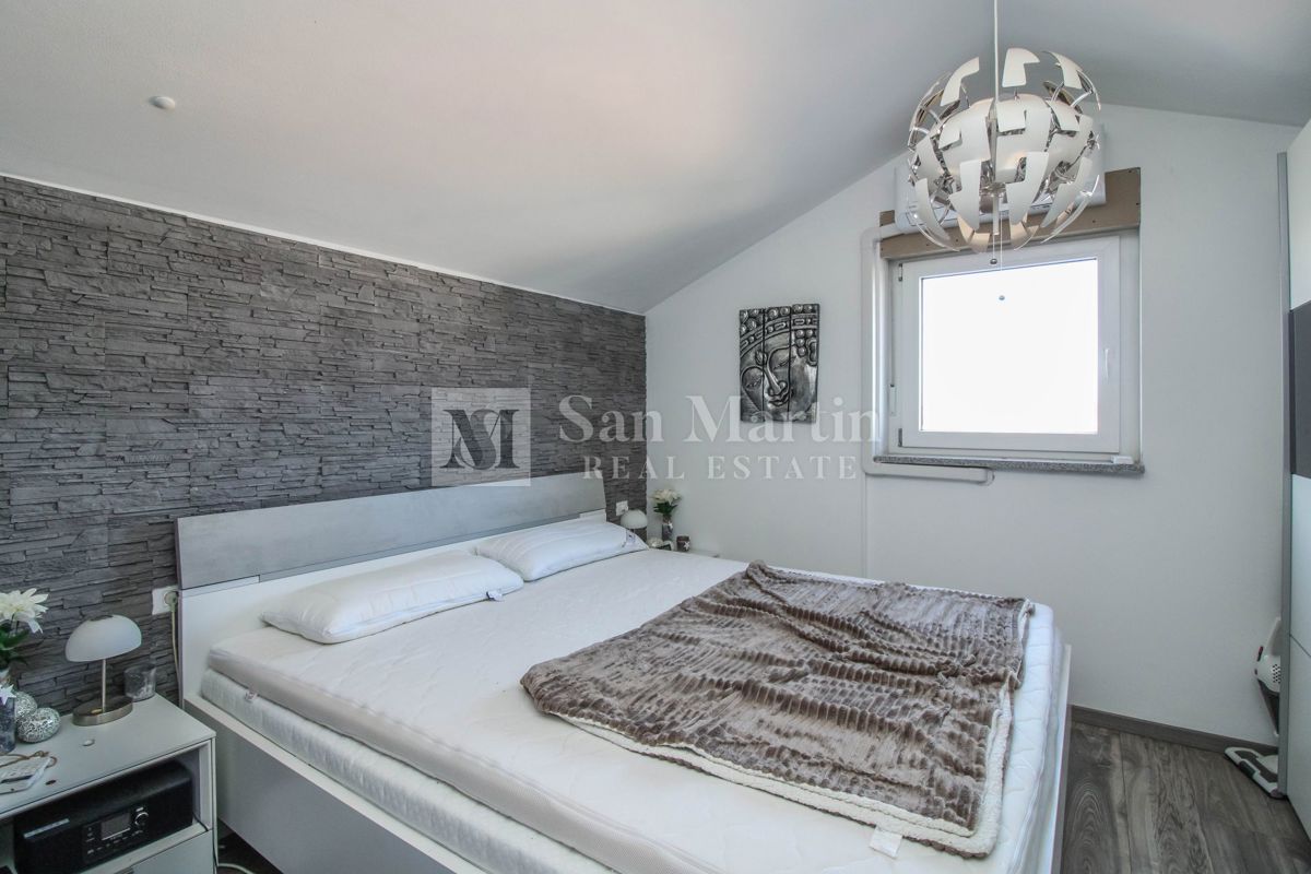 POREČ, 2-sobno stanovanje v bližini morja