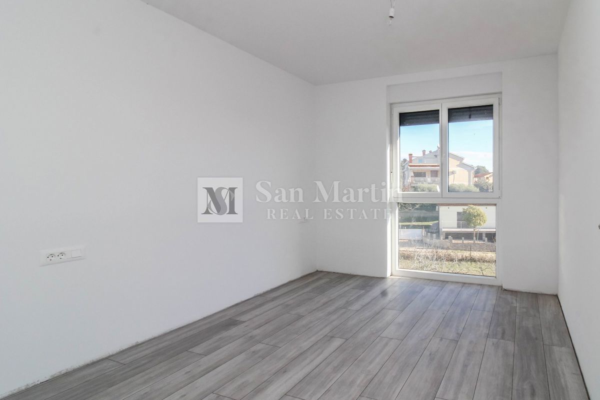 POREČ - Novo dvosobno stanovanje v bližini morja