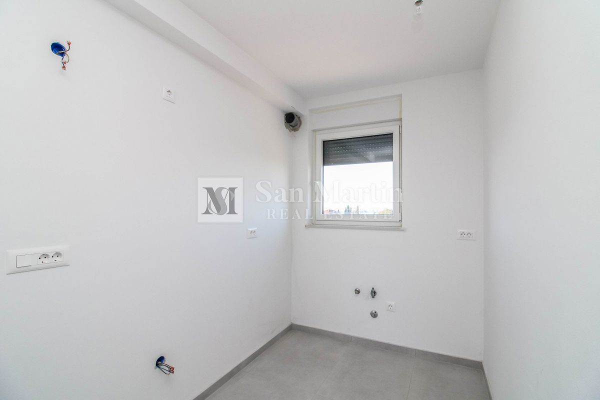 POREČ - Novo dvosobno stanovanje v bližini morja