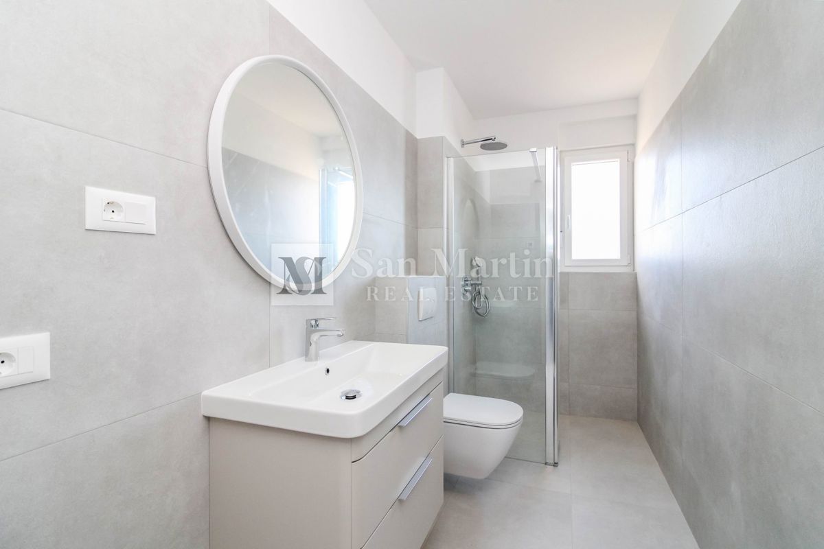 POREČ - Novo dvosobno stanovanje v bližini morja