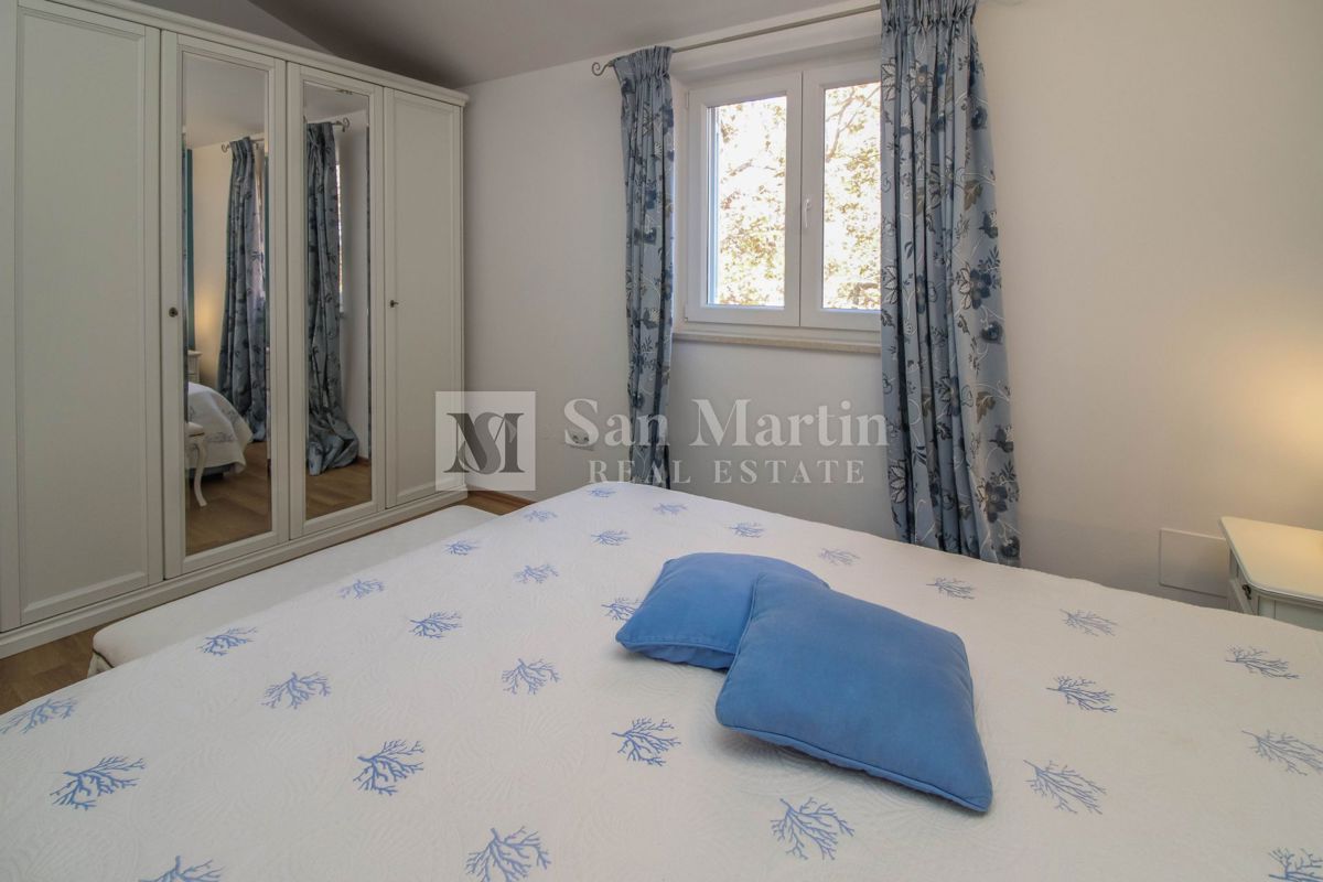 POREČ - Izjemna samostojna hiša z bazenom