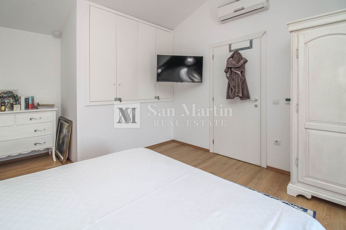 POREČ - Izjemna samostojna hiša z bazenom