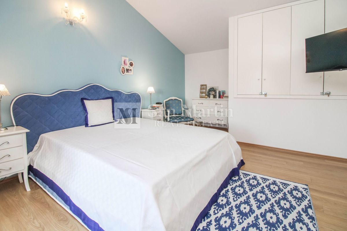 POREČ - Izjemna samostojna hiša z bazenom