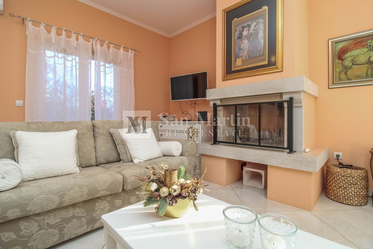 POREČ - Izjemna samostojna hiša z bazenom