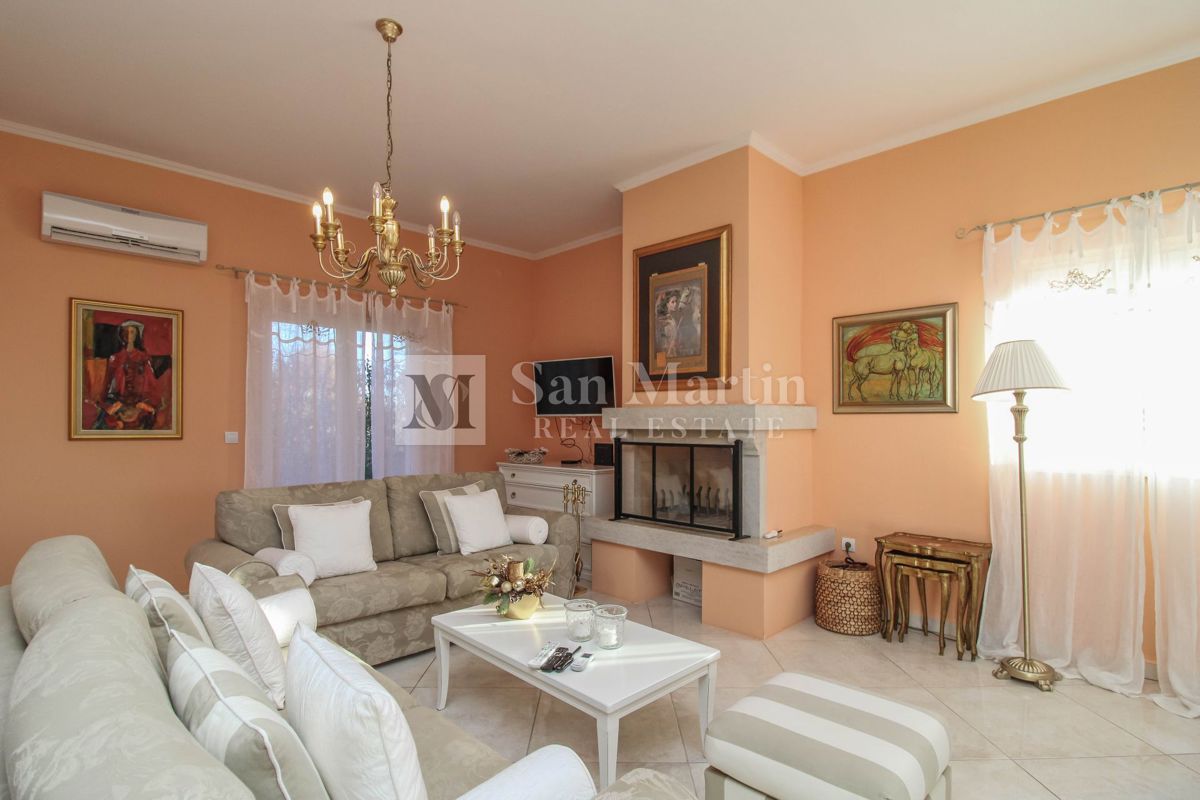 POREČ - Izjemna samostojna hiša z bazenom