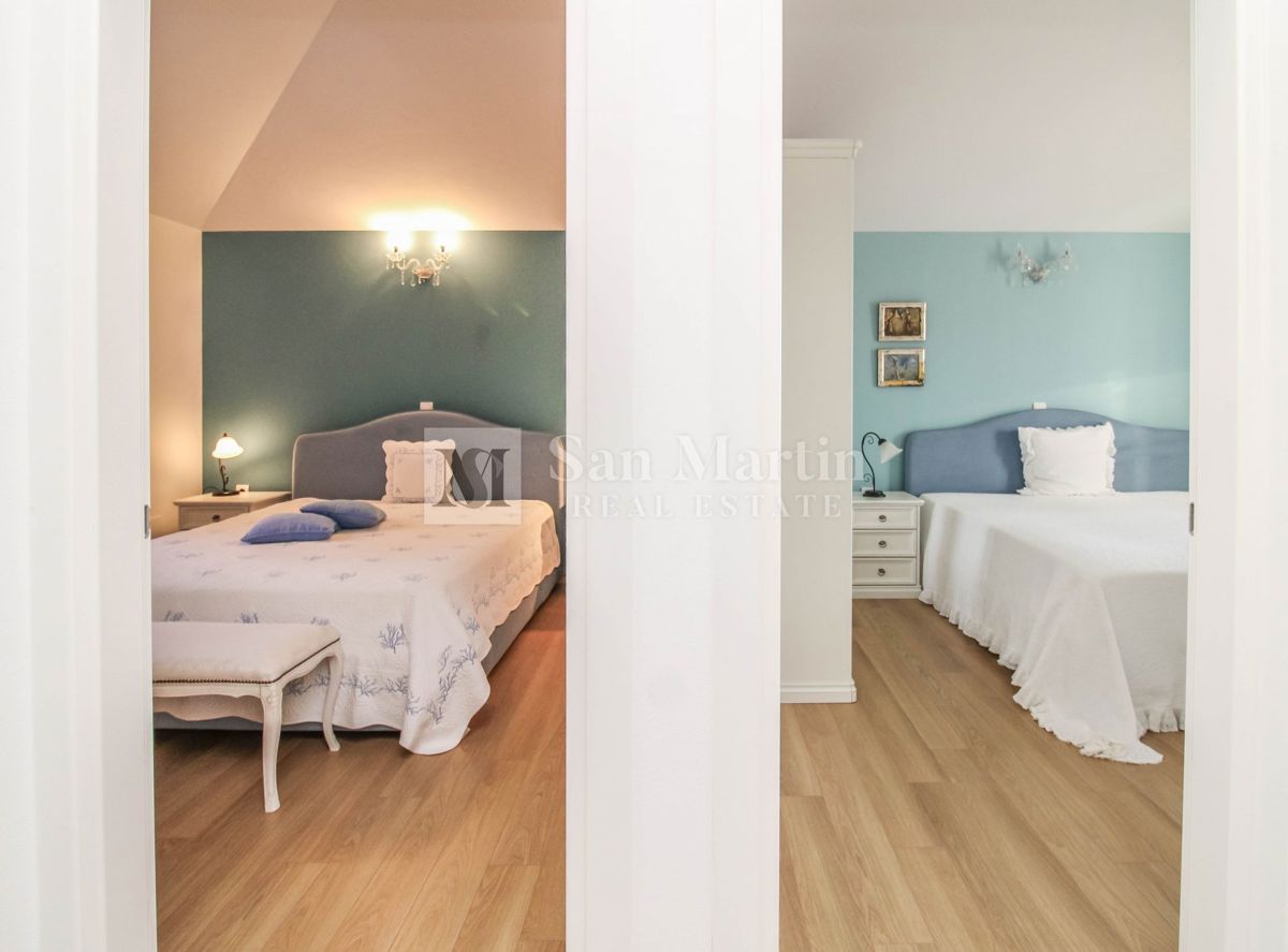 POREČ - Izjemna samostojna hiša z bazenom