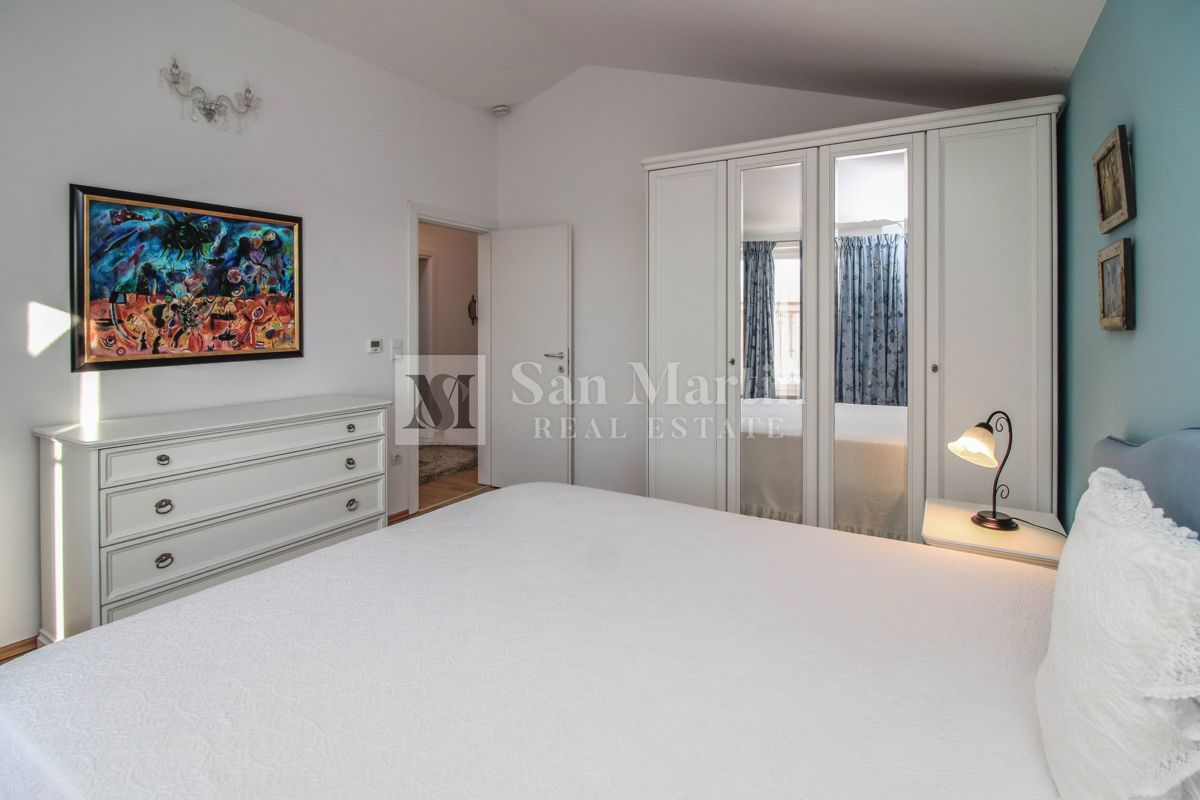 POREČ - Izjemna samostojna hiša z bazenom