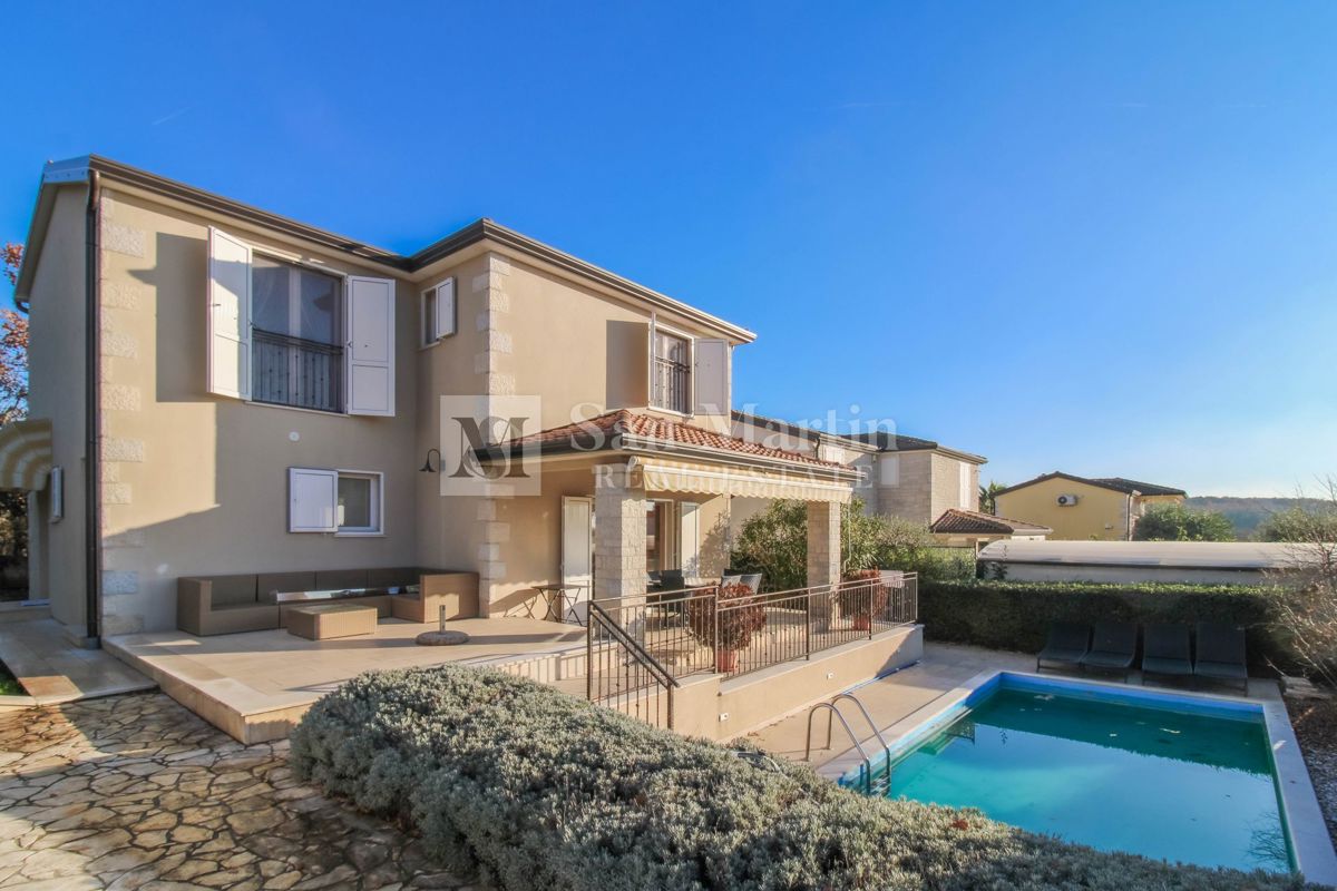 POREČ - Izjemna samostojna hiša z bazenom