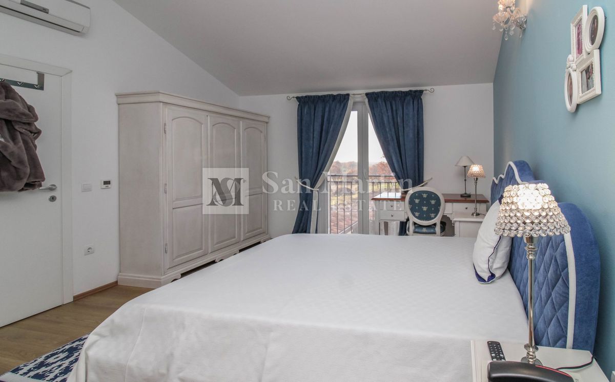 POREČ - Izjemna samostojna hiša z bazenom