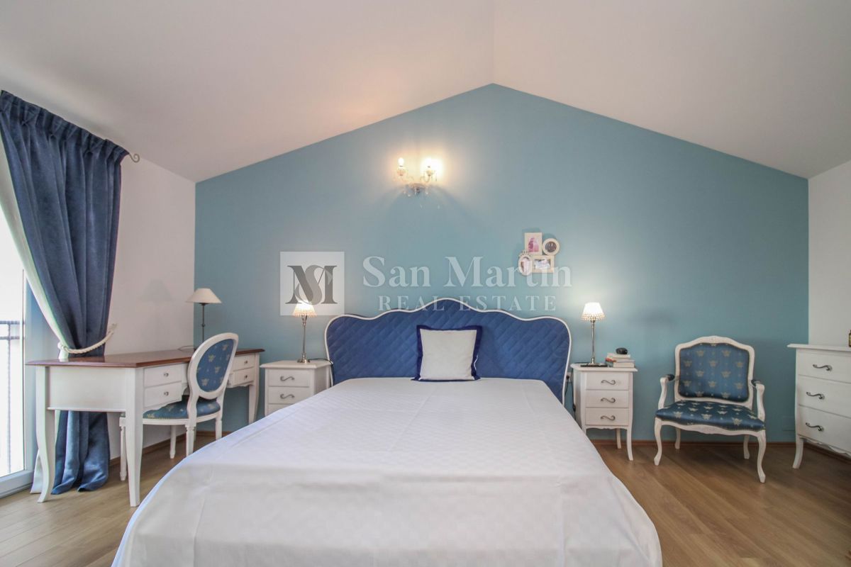 POREČ - Izjemna samostojna hiša z bazenom