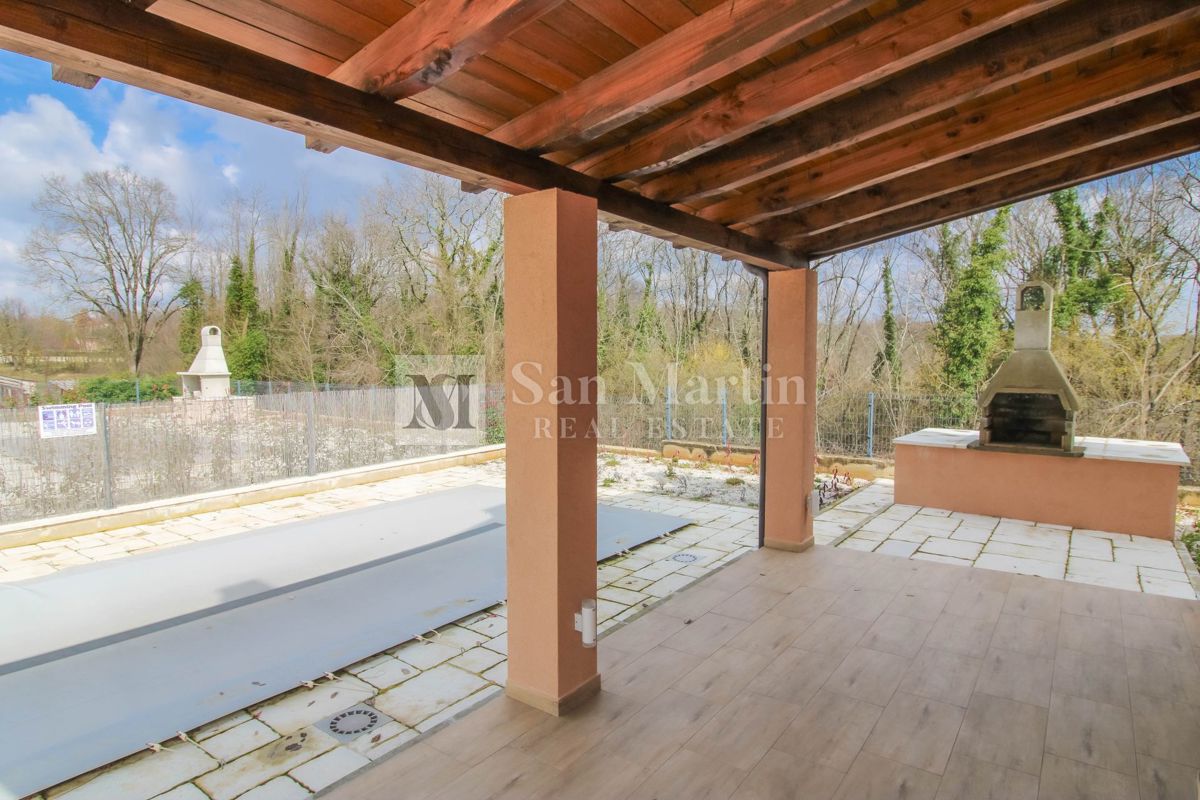 Poreč, Moderna novogradnja na mirni lokaciji