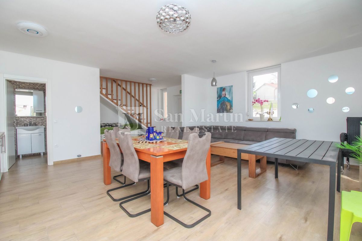 Poreč, Moderna novogradnja na mirni lokaciji