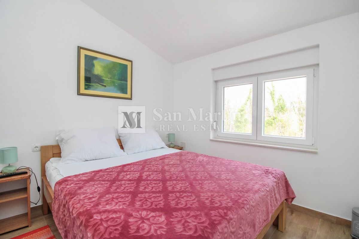 Poreč, Moderna novogradnja na mirni lokaciji