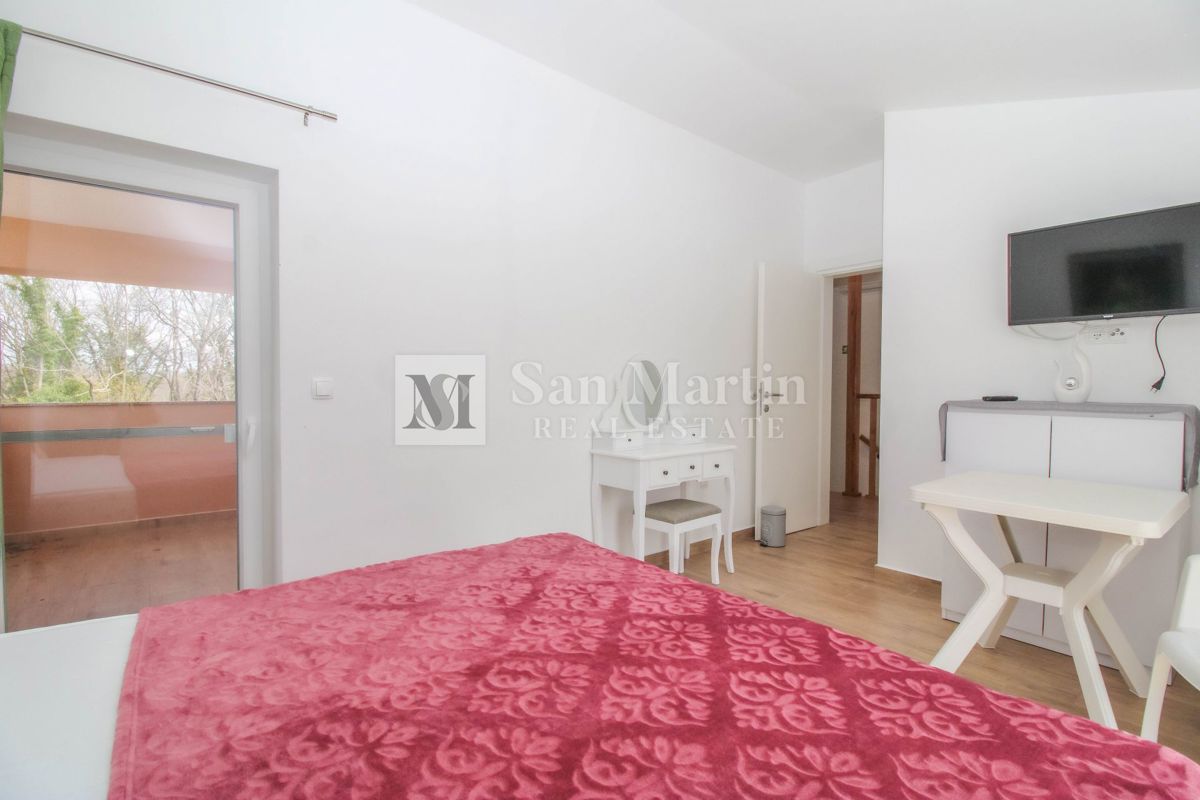 Poreč, Moderna novogradnja na mirni lokaciji