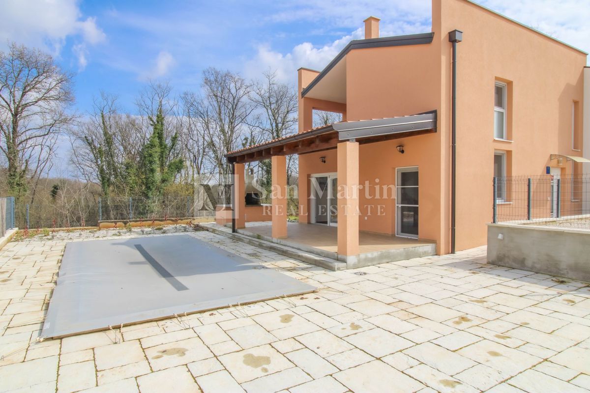 Poreč, Moderna novogradnja na mirni lokaciji