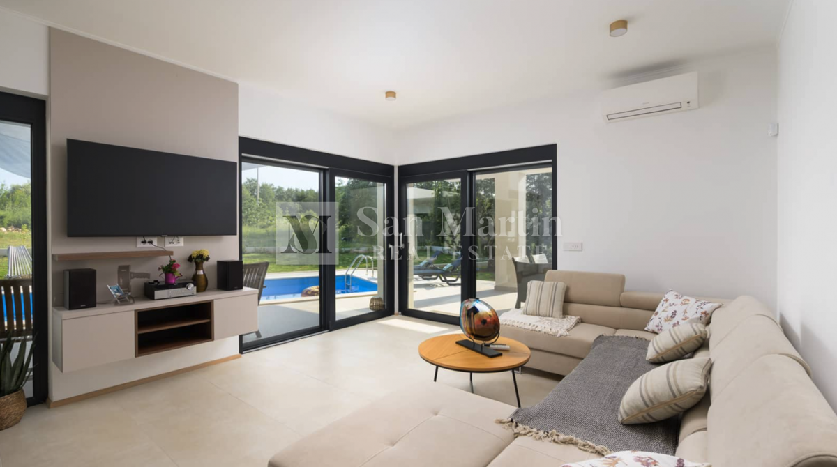 Rovinj, okolica - čudovita nova hiša z bazenom