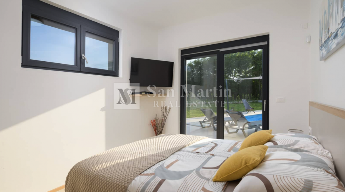 Rovinj, okolica - čudovita nova hiša z bazenom