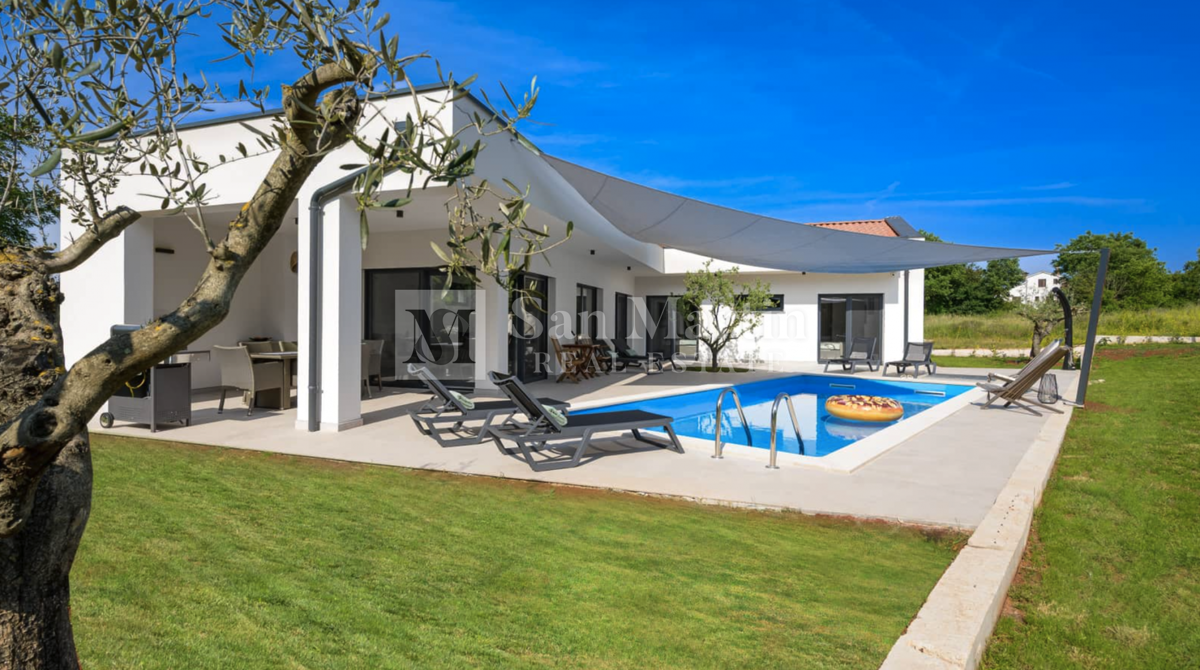 Rovinj, okolica - čudovita nova hiša z bazenom