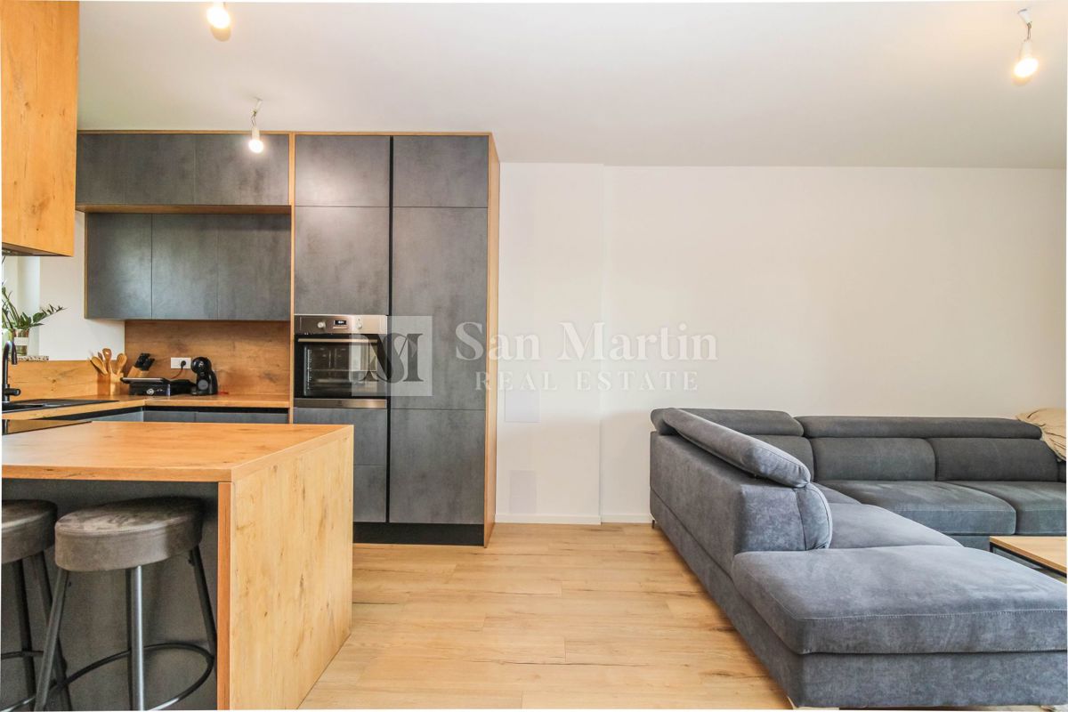 Poreč, dvojček na mirni lokaciji.