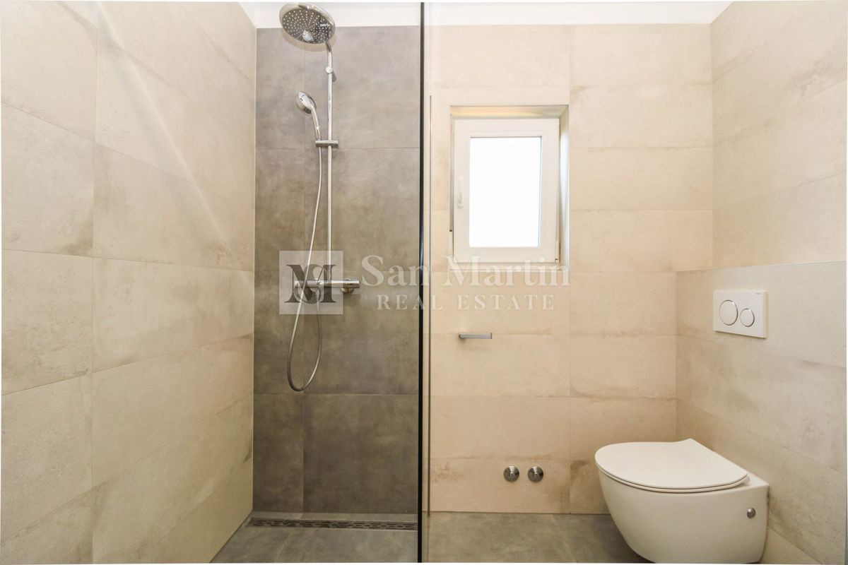 Poreč, dvojček na mirni lokaciji.