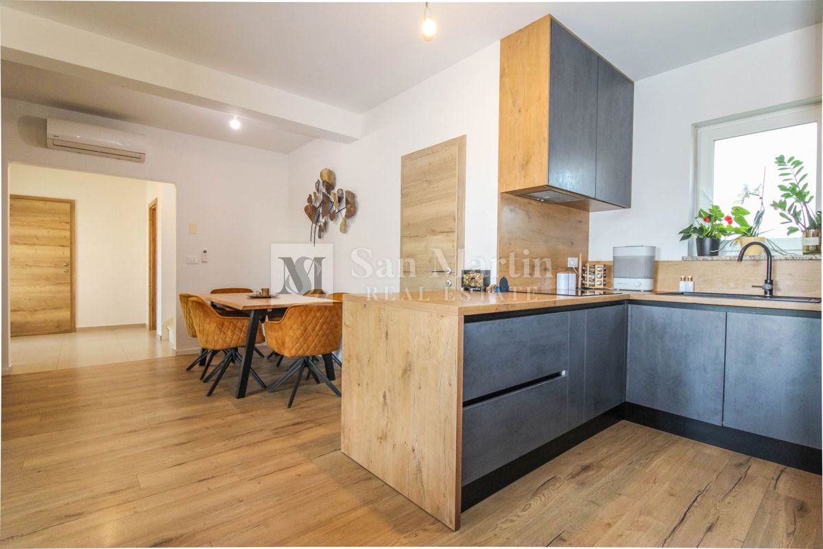 Poreč, dvojček na mirni lokaciji.