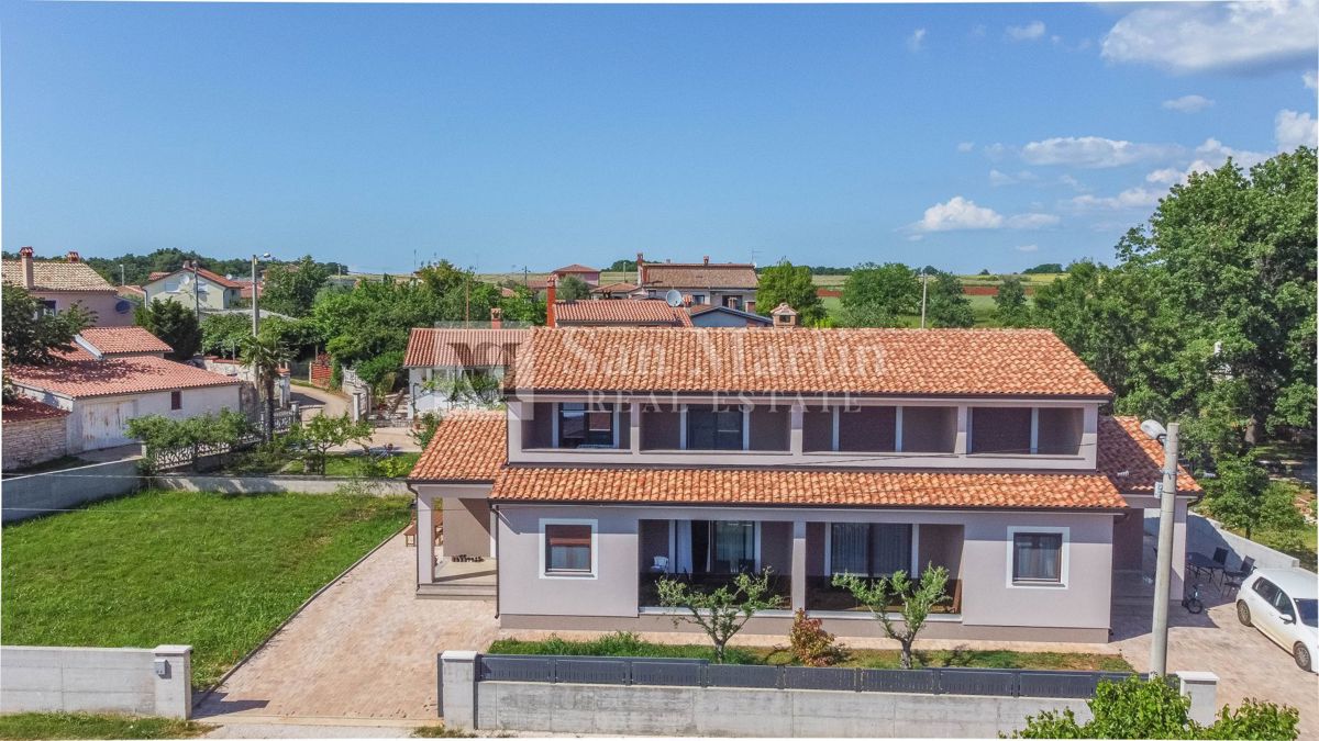 Poreč, dvojček na mirni lokaciji.